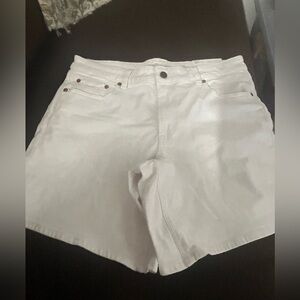 NWT AE Low Rise Women's White Shorts